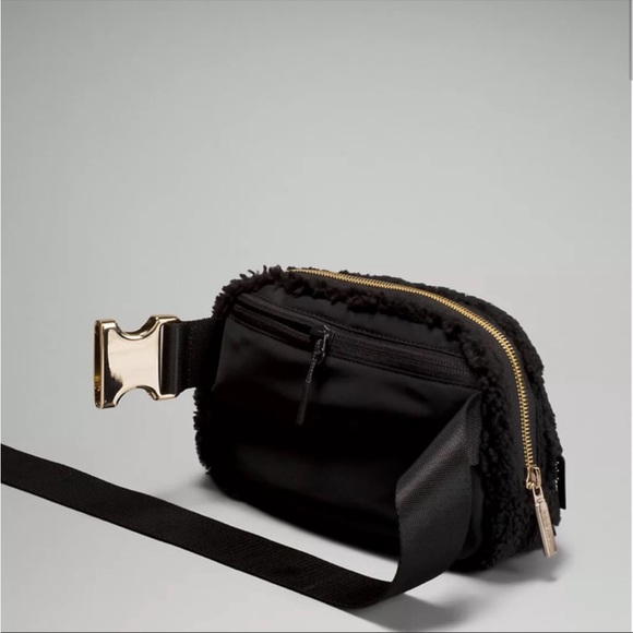 Lululemon Fleece Belt Bag - Picture 5 of 7